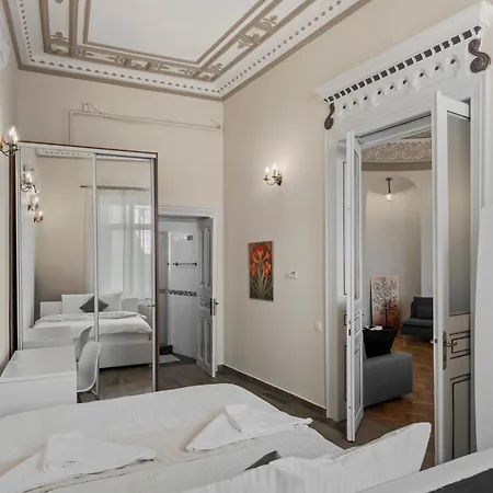 Old Town Heritage Near French Embassy - Royal View *