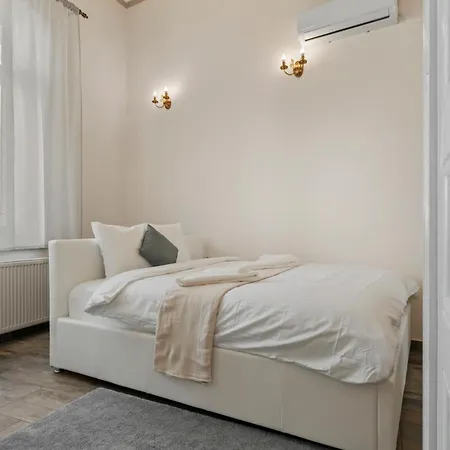 Old Town Heritage Near French Embassy - Royal View *