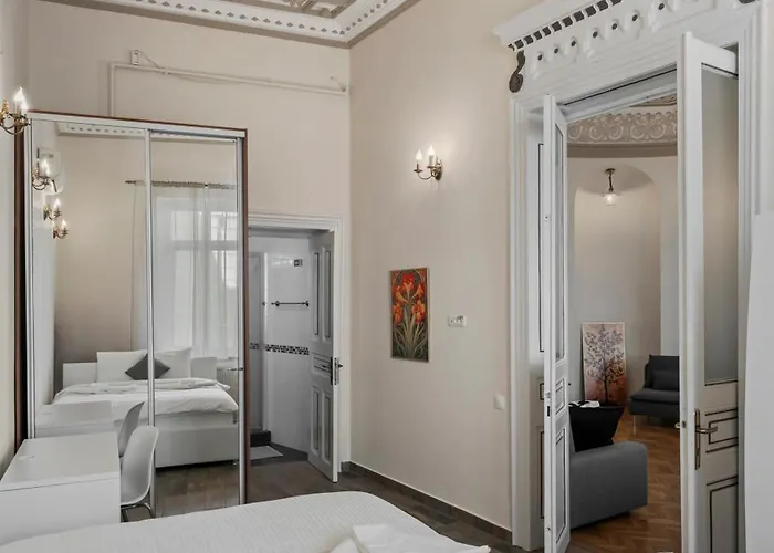 Old Town Heritage Near French Embassy - Royal View *