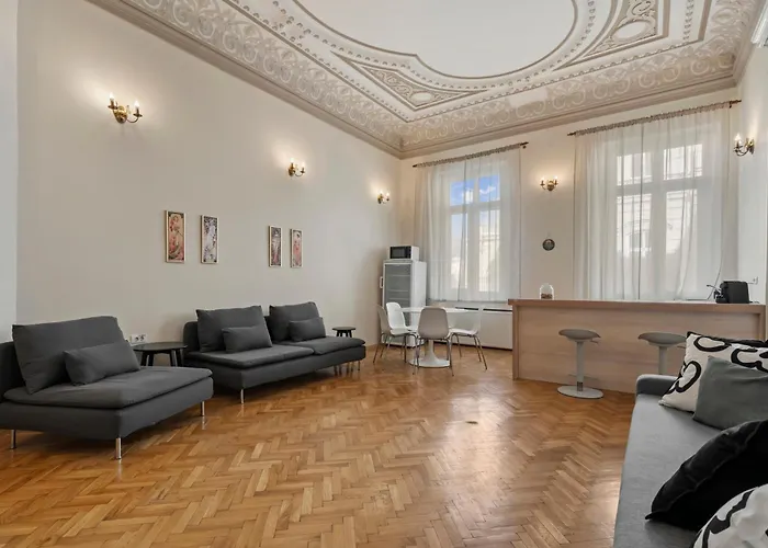 Old Town Heritage Near French Embassy - Royal View *