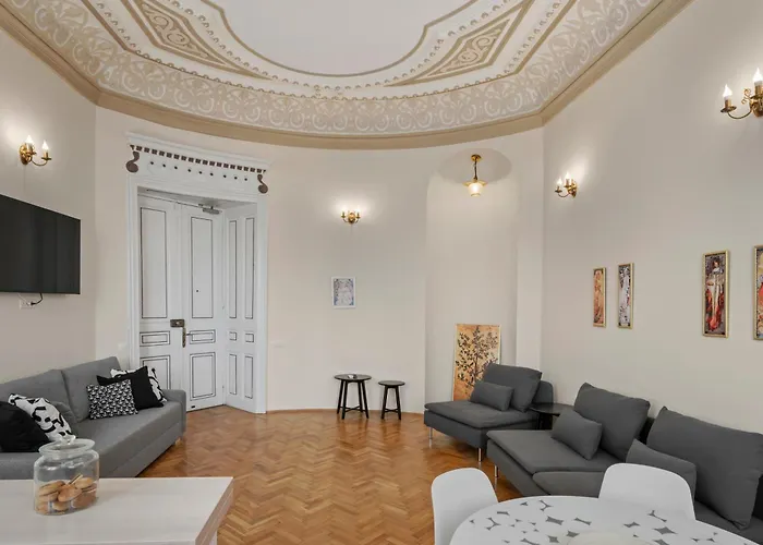 Apartamento Old Town Heritage Near French Embassy - Royal View Bucareste